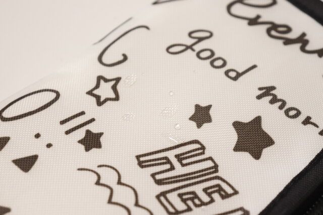 ダイソーの撥水加工の折りたたみ傘用収納袋（ロゴ）