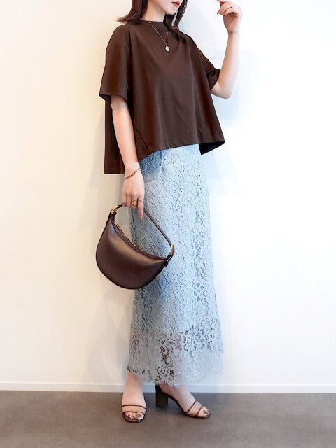 ブラウン×ライトブルーコーデ