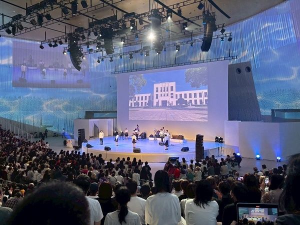 【滋賀県豊郷町】豊郷小学校旧校舎群を舞台に、高校生バンドを対象とした「とよさと軽音楽甲子園」開催