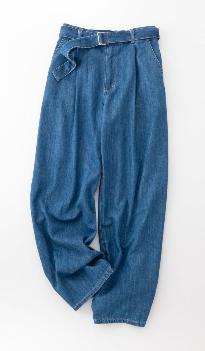 デニムパンツ¥2,990（売り切れ次第終了）／ジーユー