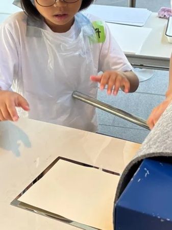 【東京都江東区】国立印刷局が「お札のKOTO技術2025」を開催！1億円の重さ体験や凹版印刷体験も