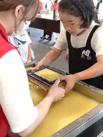 【東京都江東区】国立印刷局が「お札のKOTO技術2025」を開催！1億円の重さ体験や凹版印刷体験も