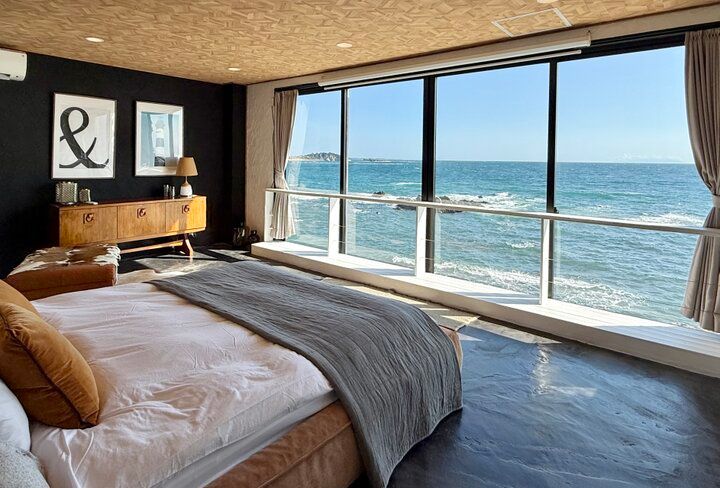 海の上で暮らすような非日常ステイ♪ 葉山の絶景プライベート邸宅で心ほぐす贅沢時間を「THE HOUSE」
