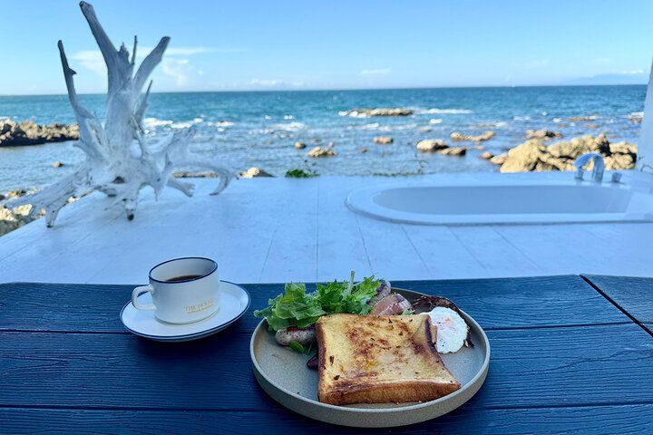 海の上で暮らすような非日常ステイ♪ 葉山の絶景プライベート邸宅で心ほぐす贅沢時間を「THE HOUSE」