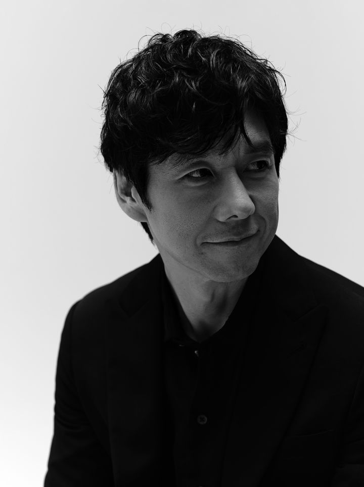 長年にわたり日本の映画・ドラマ界で活躍し、近年は海外にも活動の幅を広げる西島秀俊さん