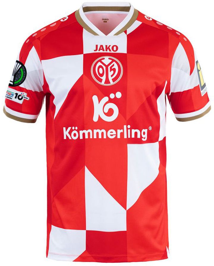 日本人選手が所属するドイツ1部クラブ、「欧州大会」で着用のユニフォームは“ジオメトリック柄”が大胆