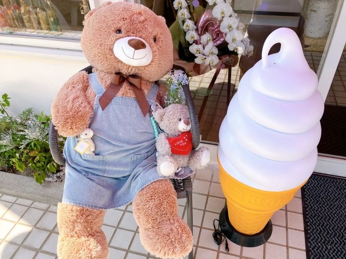 シフォンリトルキング 入口のマスコット