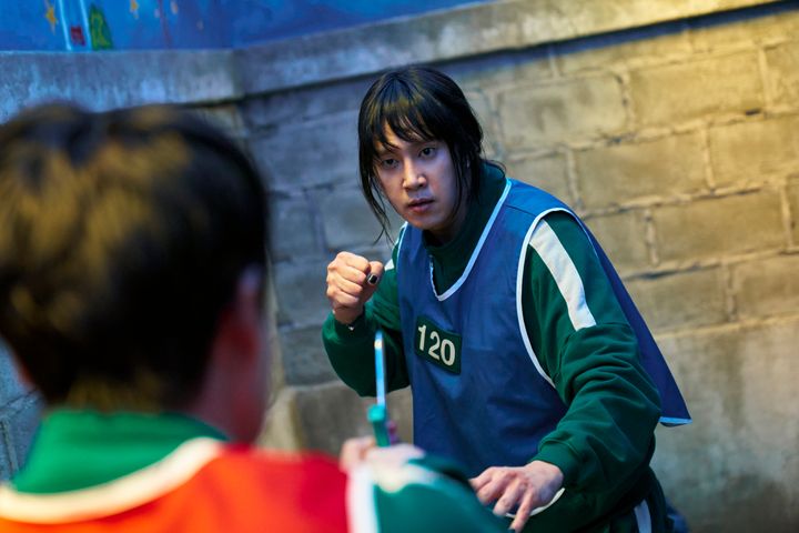 Netflixシリーズ『イカゲーム』シーズン1～3：独占配信中