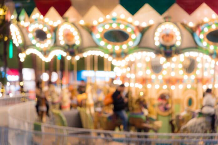 遊園地デートで失敗しないコツ！彼との距離を縮める成功ポイント