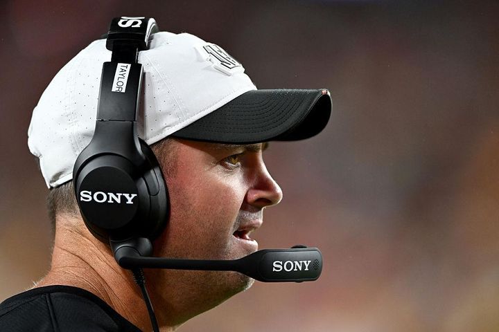 サッカー日本代表が遠征中のアメリカでNFL開幕！日本の『SONY製』ヘッドセットが目立ちまくる