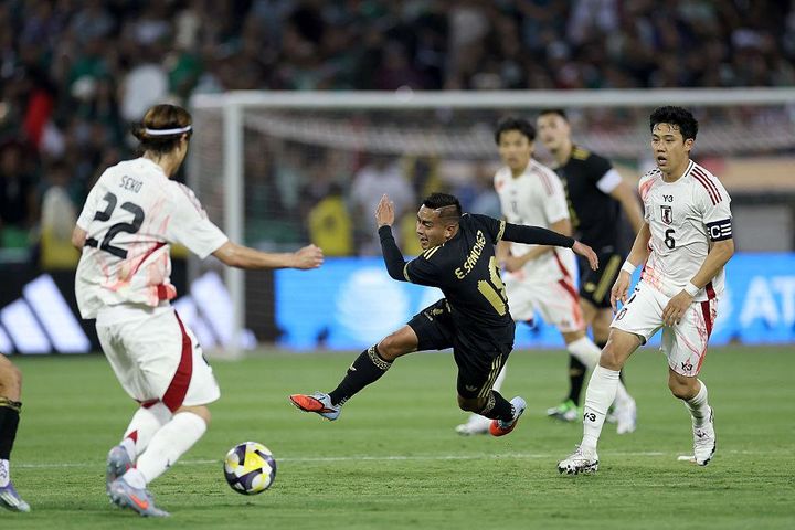 日本代表、アメリカ戦の予想スタメン！「移動＆中2日」と「長友佑都起用」を考慮した11人