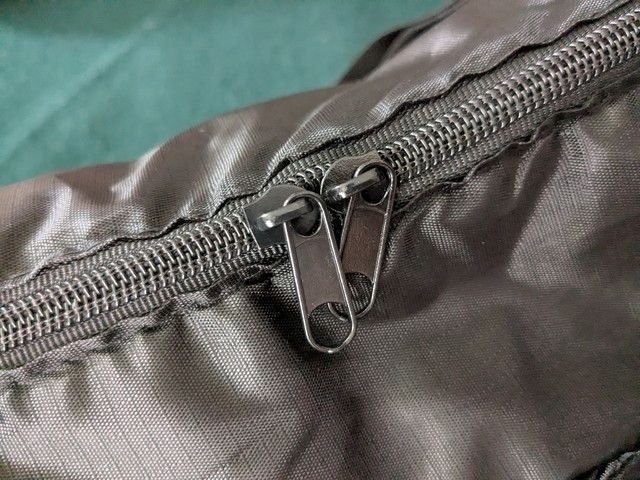 グリップスワニーショルダーバッグダブルファスナー