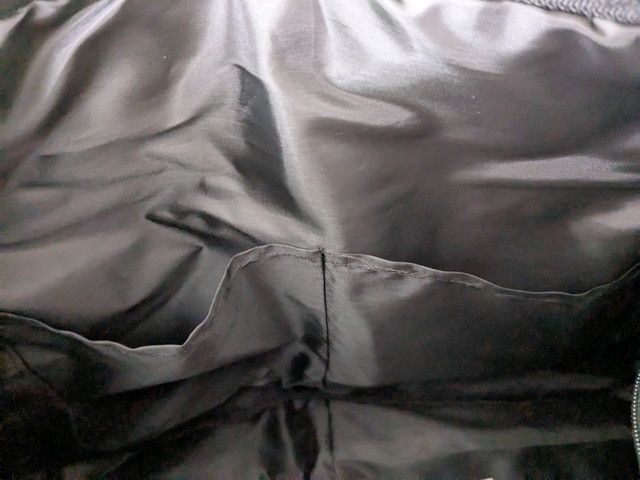 グリップスワニーショルダーバッグ中の仕切り