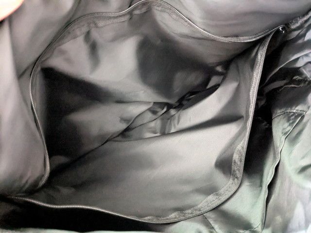 グリップスワニーショルダーバッグ中