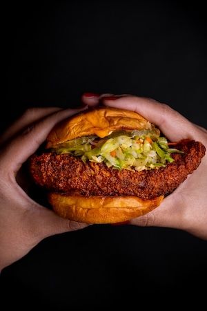 【東京都目黒区】カリフォルニア発のMAIN CHICK HOT CHICKENが日本初上陸！中目黒で限定POP UPを開催
