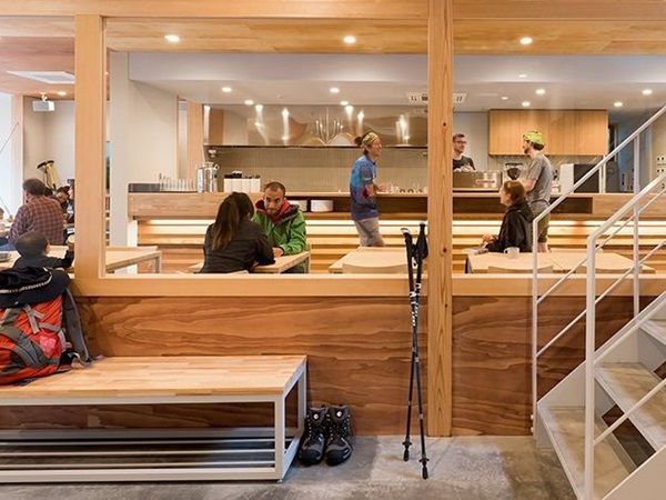 【東京都八王子市】高尾山で環境ワークショップツアー開催！南極観測隊の経験者・山口直子講師と学ぼう