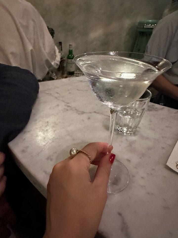 パリ、真夏の夜はバーで乾杯【夢見るパリ】