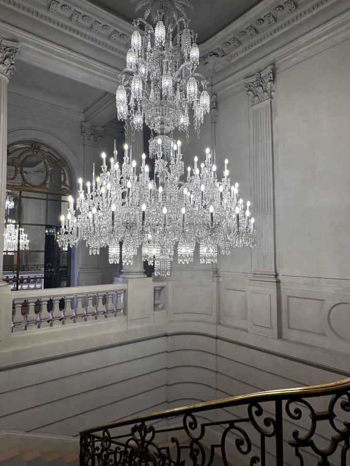 パリ、真夏の夜はバーで乾杯【夢見るパリ】