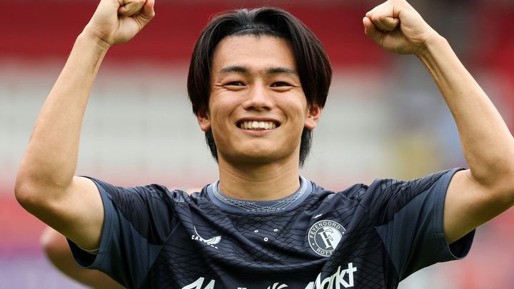 日本代表FW上田綺世、フェイエでゴール量産も伝説OBが指摘 「高くジャンプできるが、胸でボールを収めると絶望的状況になる」