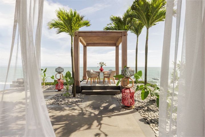 プライベートカバナでふたりだけのロマンティックな時間を。