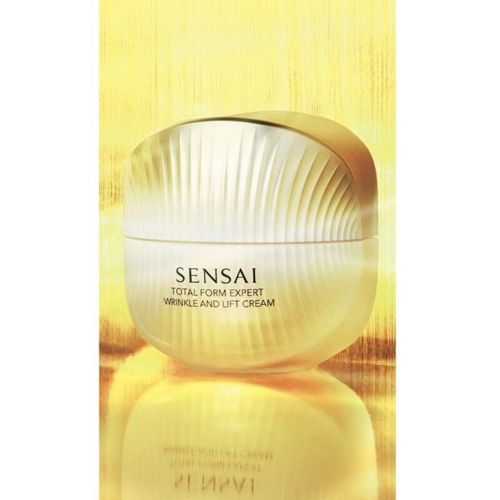 ハリ、ツヤ、キメを宿した肌に。センサイ トータルフォルムエキスパート リンクルアンドリフトクリーム［医薬部外品］50 mL 3万3000円（カネボウ化粧品）