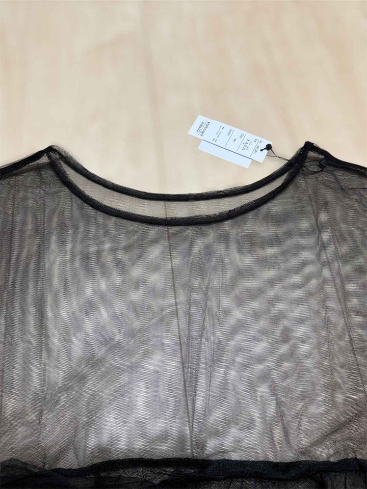 画像: 薄手だからインナーのプリントや柄が生きる