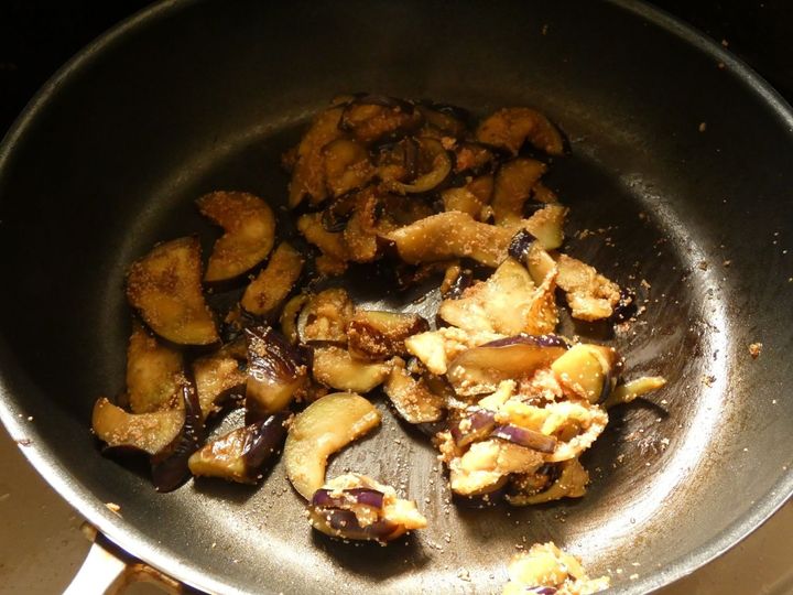 材料4つ！「ナスの明太バター炒め」