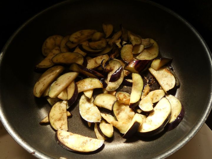 材料4つ！「ナスの明太バター炒め」