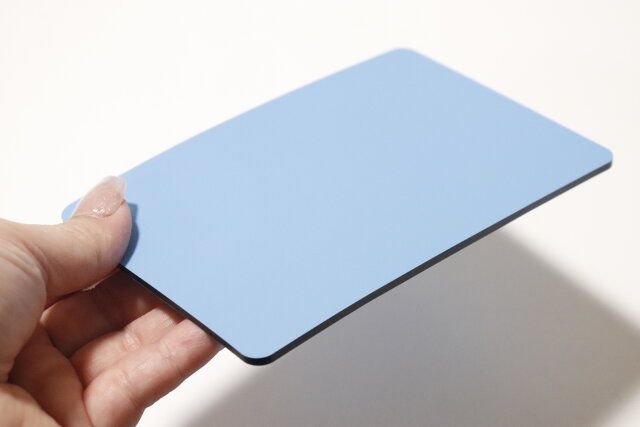 セリアの方眼付きカッティングマットの裏側