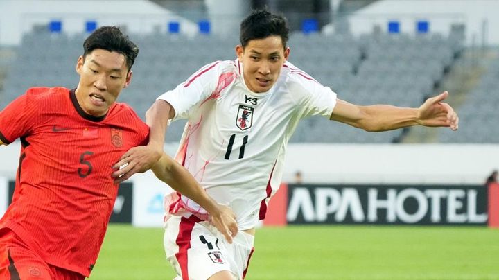 191cmの日本代表FWは変わり者！？試合中に四つん這いになる謎運動…「えっ、大丈夫！？」と審判も驚く