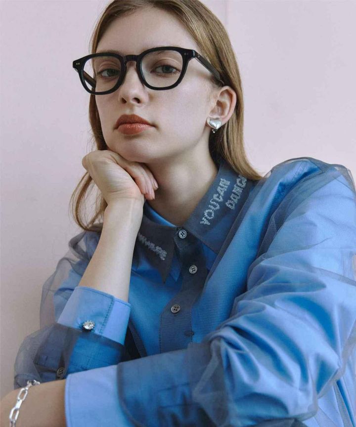 画像1: 【Chika Kisada(チカ キサダ)】 PARIGOT別注 刺繍チュールカバーシャツ¥56,100（税込）