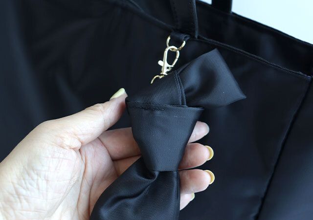 宝島社ランバン オン ブルートートバッグリボンチャーム