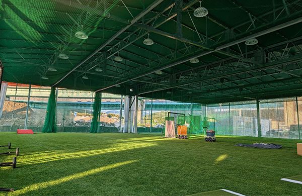 【福岡県福岡市】福岡空港近くに全天候型野球練習場がオープン。送迎バスつき野球スクールも開校！