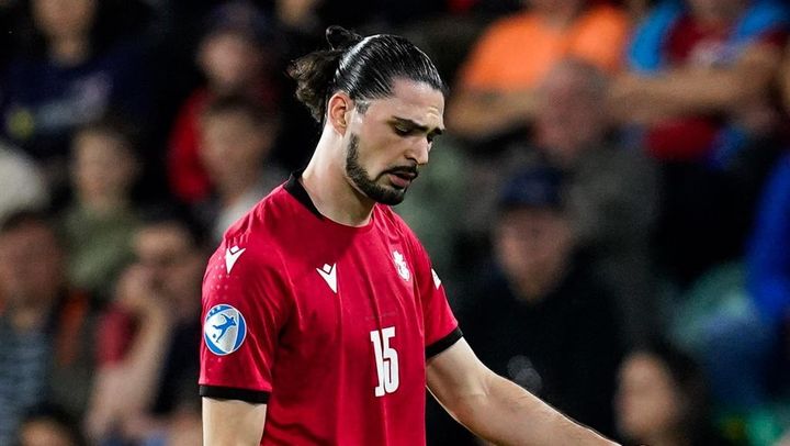 靭帯損傷から復帰の23歳ジョージア代表、締め切り間際の移籍がまさかの破談…「チームが間違ったメールアドレスを入力したせい」と父暴露