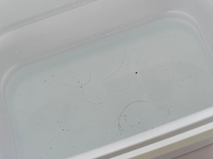 「粘着ゲルクリーナー」から落ちた汚れ