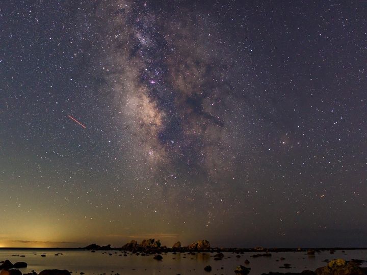 All About ニュース編集部が全国235人を対象に実施した「お月見スポット（東北地方）」に関するアンケートの調査結果から、好き＆行ってみたい「秋田県のお月見スポット」ランキングを発表！ 3位「田沢湖畔」、2位「白神山地 秋田側エリア」を抑えた1位は？