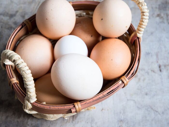 卵の「赤玉」は栄養価が高いってホント！？「白玉」との違いはまさかの理由！！