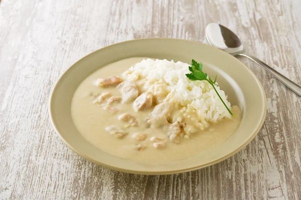 歯の着色を気にせず楽しめる！「ホワイティースカレー」が発売開始