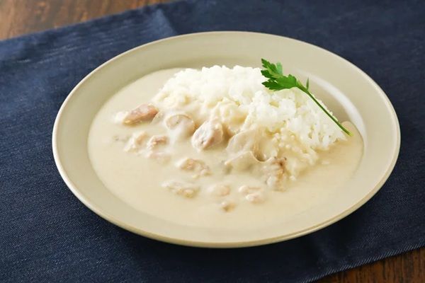 歯の着色を気にせず楽しめる！「ホワイティースカレー」が発売開始