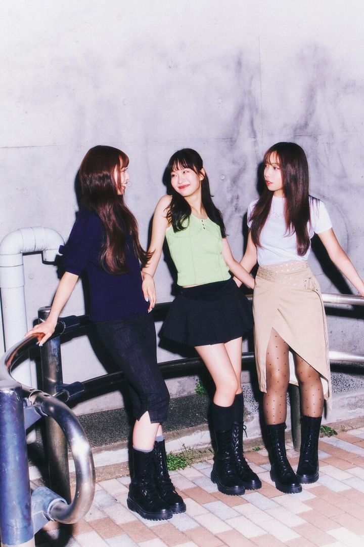 左からEttone（エトネ）のshion、anri、pia