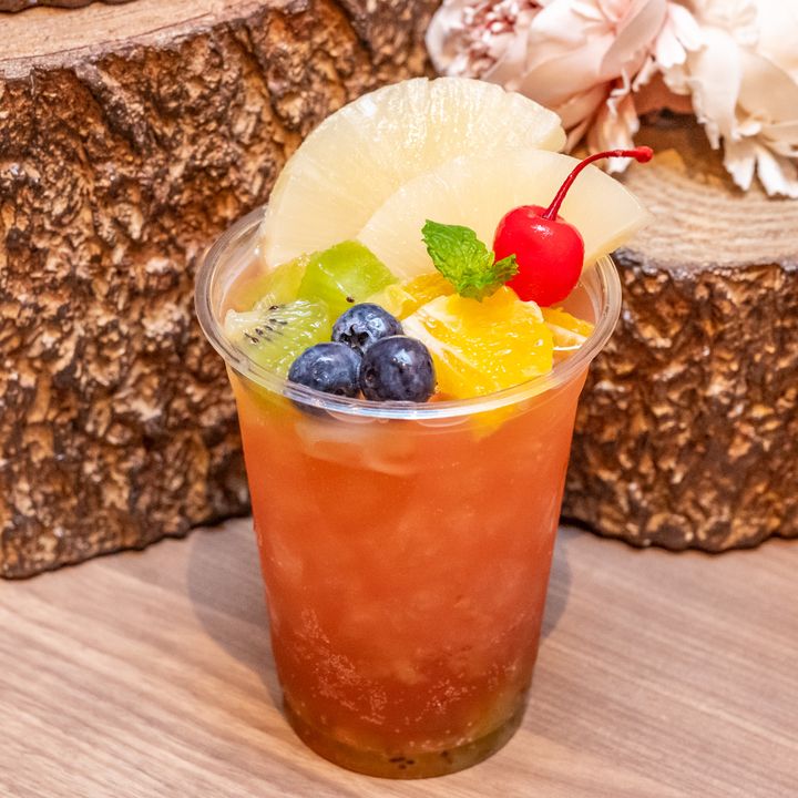 カラフルゼリーのクリームソーダ