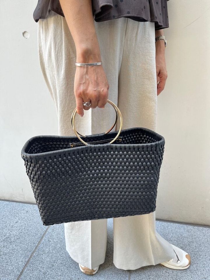 「ノーリーズ」のバッグ