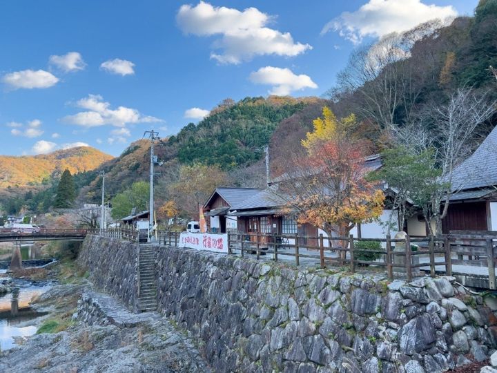 All About ニュース編集部が全国238人を対象に実施した「道の駅」に関するアンケートの調査結果から、「旅の目的地にしたいと思う『徳島県の道の駅』」ランキングを発表！ 2位「もみじ川温泉」を抑えた1位は？