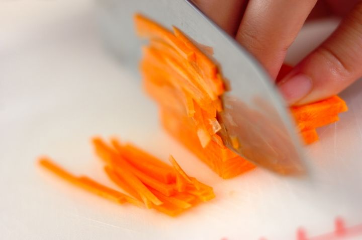 ニンジンと塩昆布きんぴらの下準備1