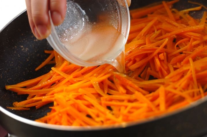 ニンジンと塩昆布きんぴらの作り方1