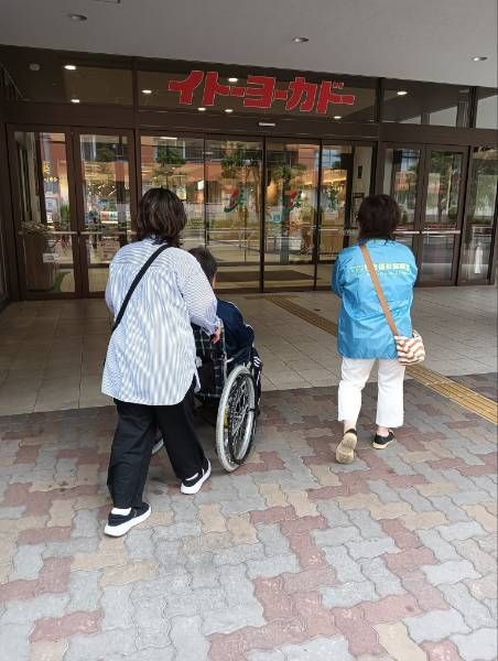 おたのしみスローショッピングの様子（画像提供：狛江市社会福祉協議会）