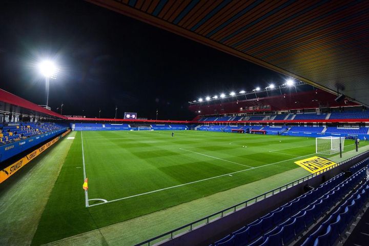 世界的強豪バルセロナ、『6000人収容スタジアム』でのリーグ戦開催が緊急決定！本拠地改修が間に合わず