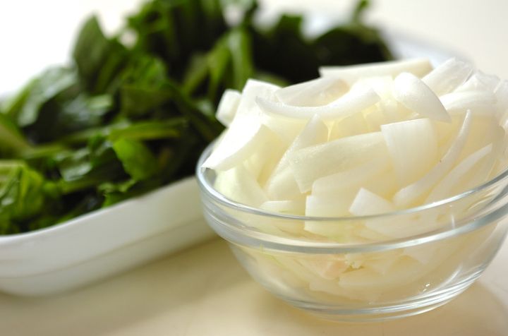 ホウレン草のみそ汁の下準備1