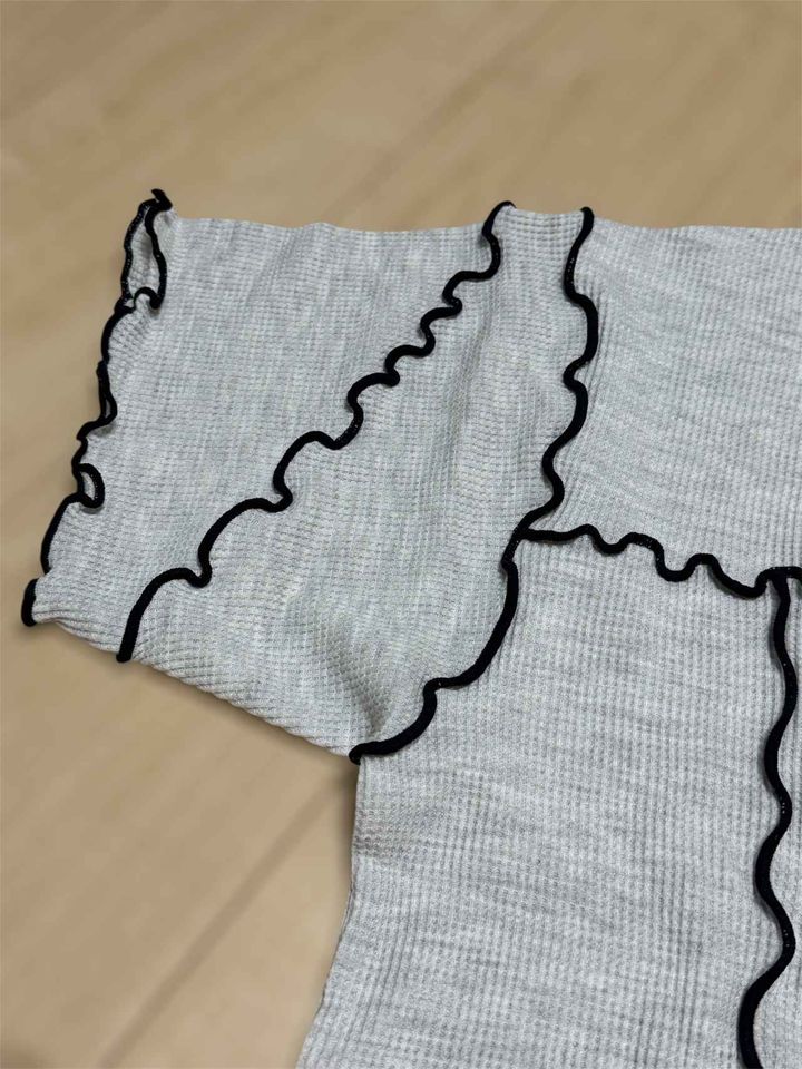 画像1: アシメデザインの袖