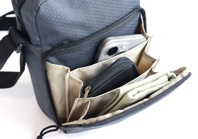 モノマックスコールマンショルダーバッグじゃばらポケット